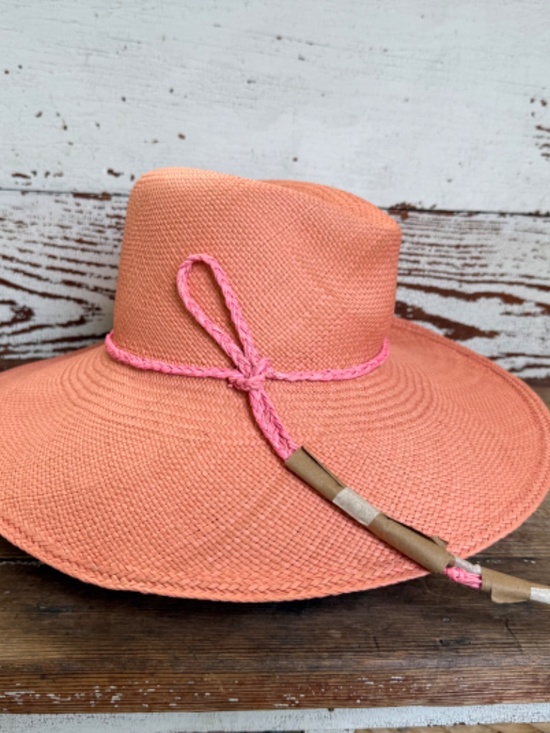 NWT $ 260  Anthropologie Artesano Coral Bucket Hat Medium main image 7